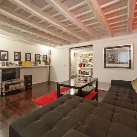 Fiori Flat Apartment *