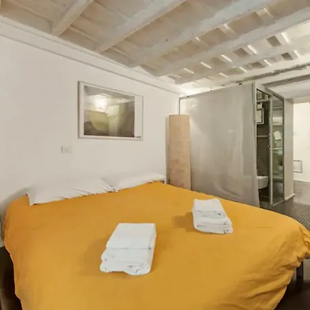 Fiori Flat Apartment *